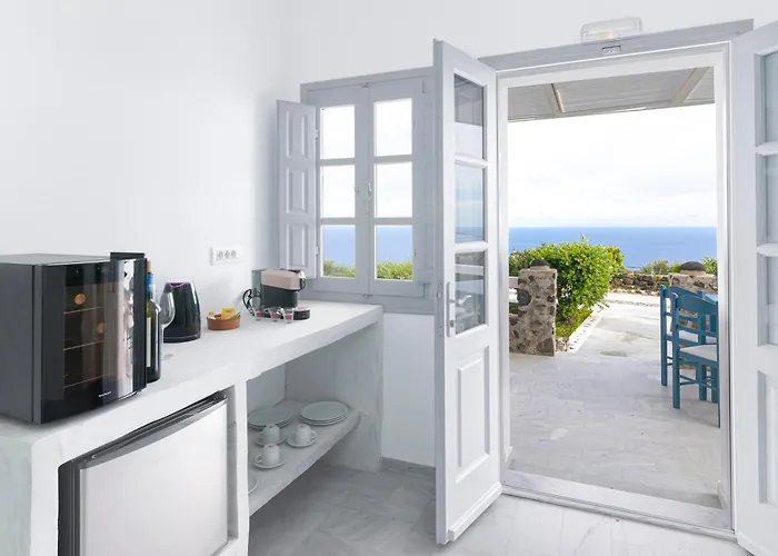 Phaos Santorini Suites
